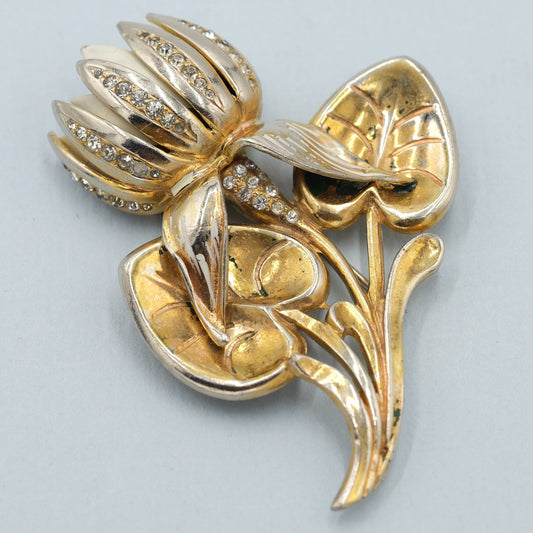 Deja Vintage Water Lilly Flower Pin 1939