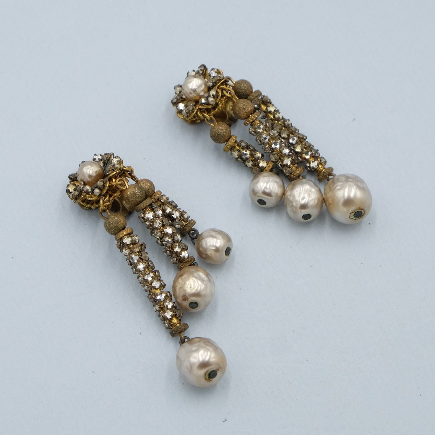 Haskell Graduate Length Rose mantle 3 dangle pearls 1950s