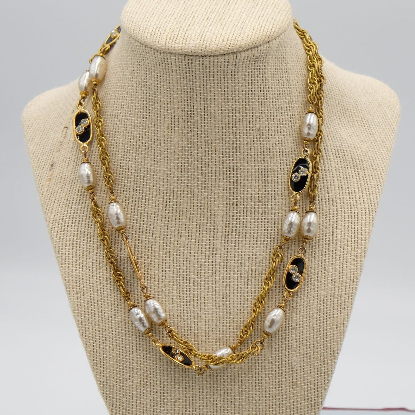 Miriam Haskell Gold Chain Black disks oblong pearls 1960s