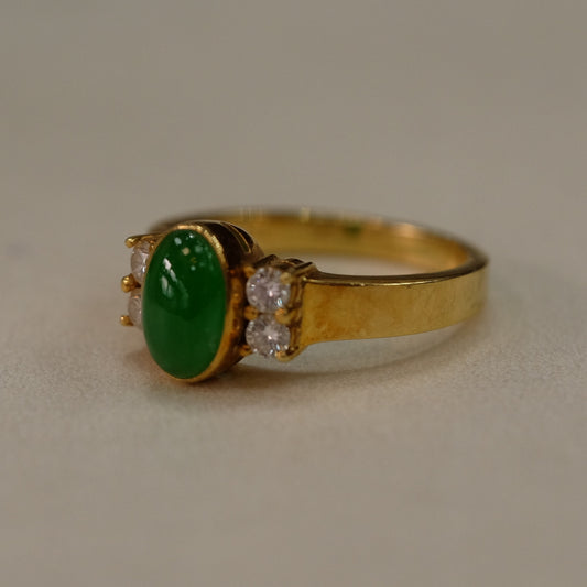 14k Yellow Gold Emerald cabochon and 4 diamonds Ring