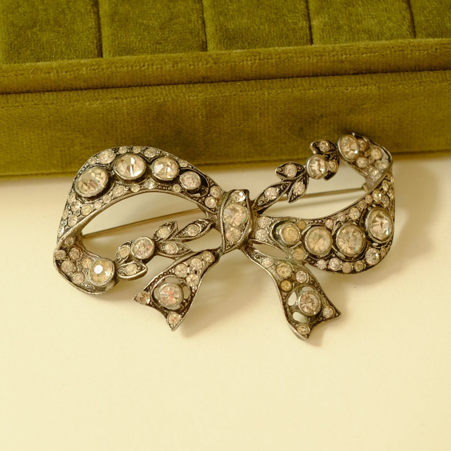 Eisenberg Original Bow 1940s