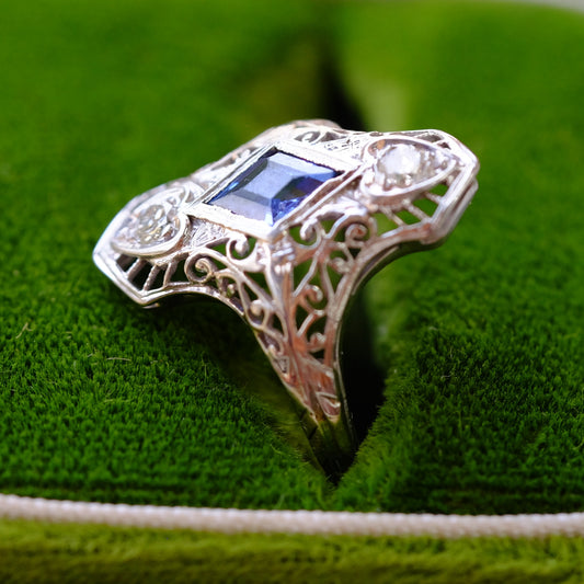18K White Gold Diamond Sapphire Art Deco Ring