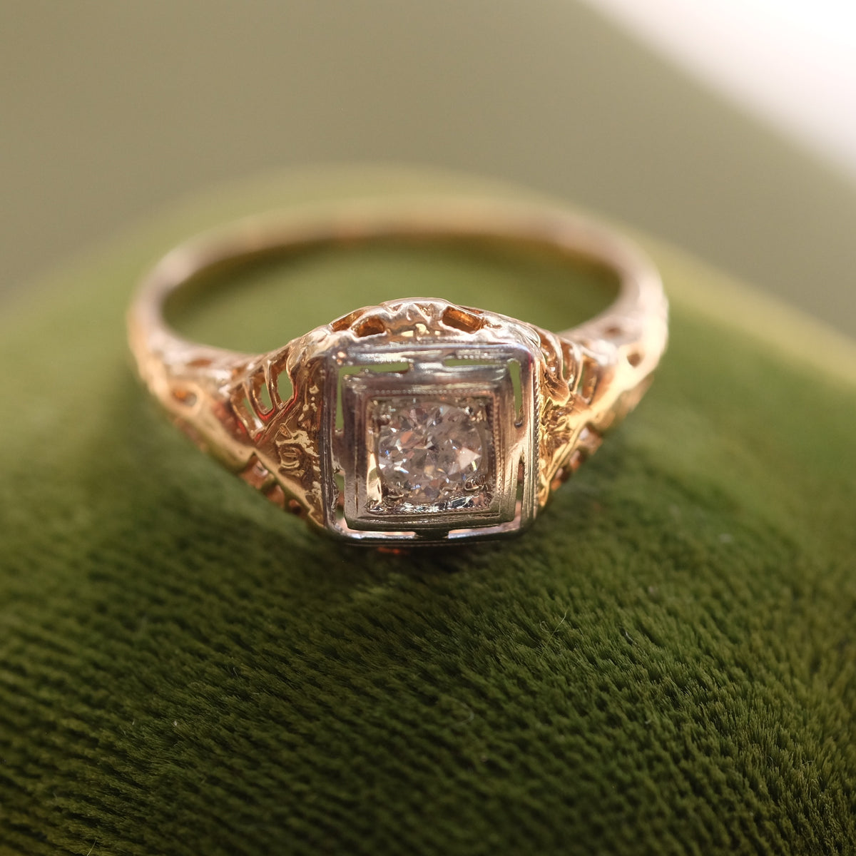 14K Yellow Filigree Diamond Ring