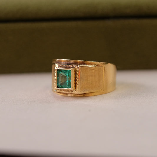 18K Yellow Gold Emerald Ring