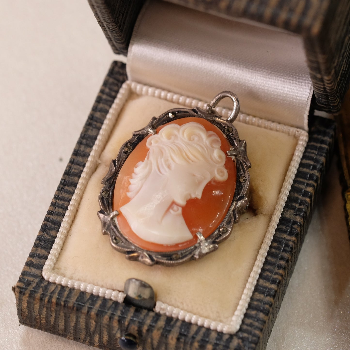 Antique Silver Cameo Pendant Brooch