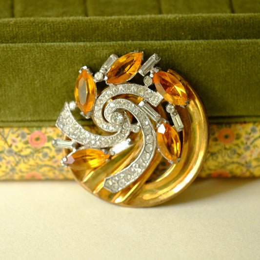 McClelland Barclay Round Pin 1940s