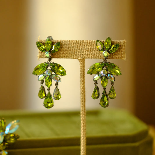 Vintage Regency Olive Pin and Dangle Earrings Set