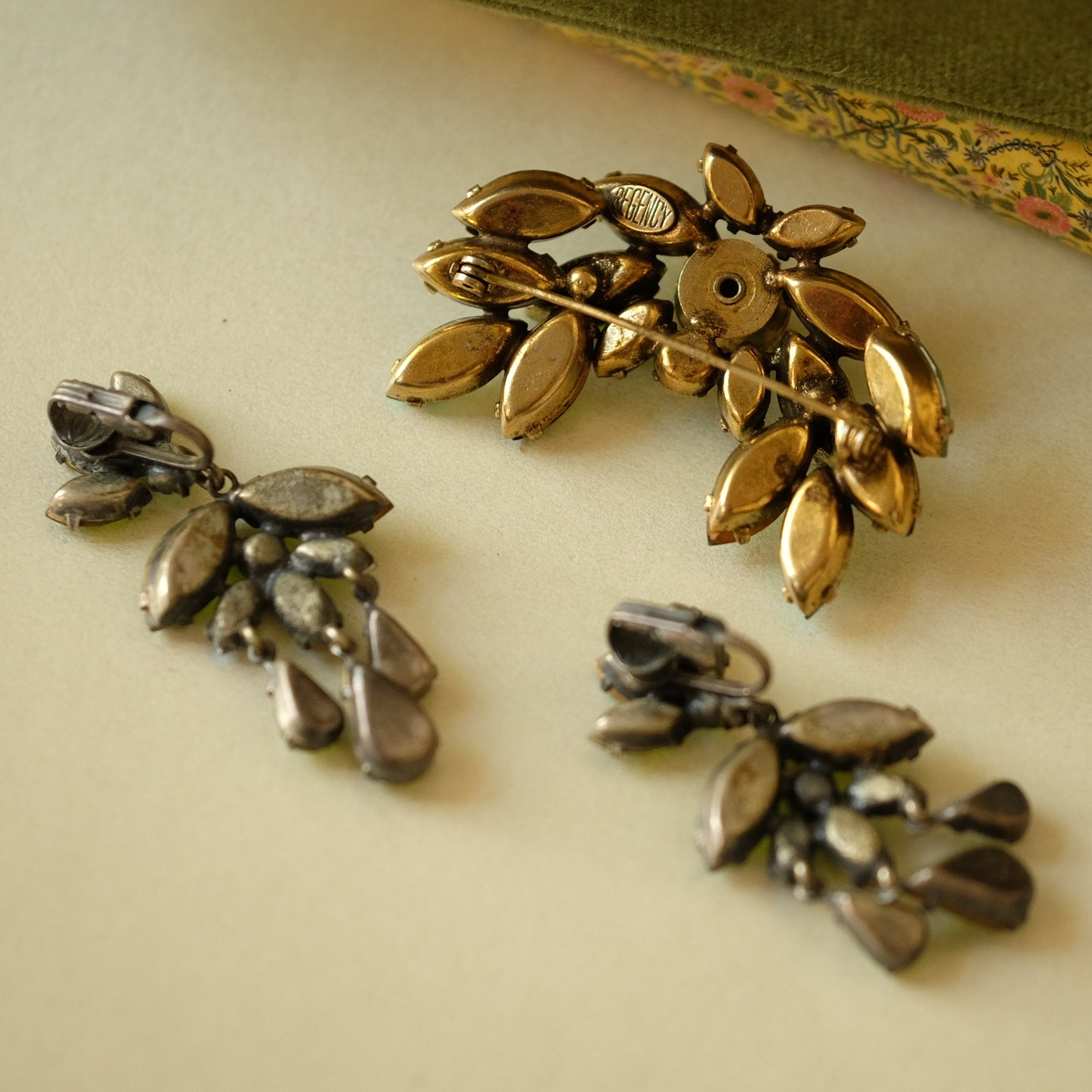 Vintage Regency Olive Pin and Dangle Earrings Set