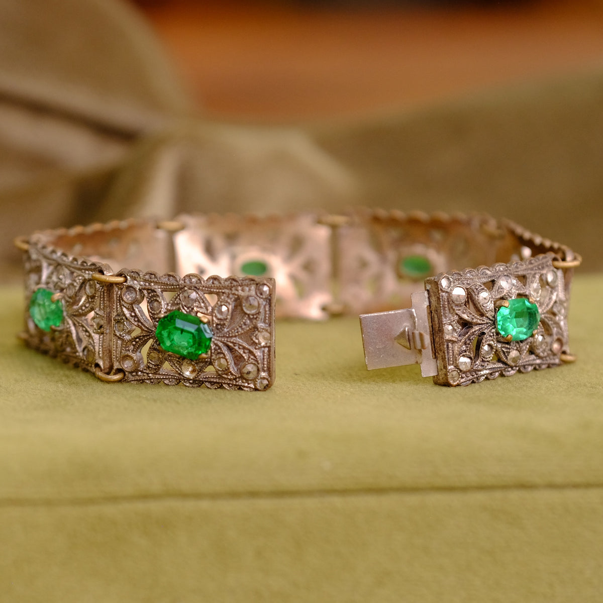 Faux Emerald Czech Bracelet 1930s