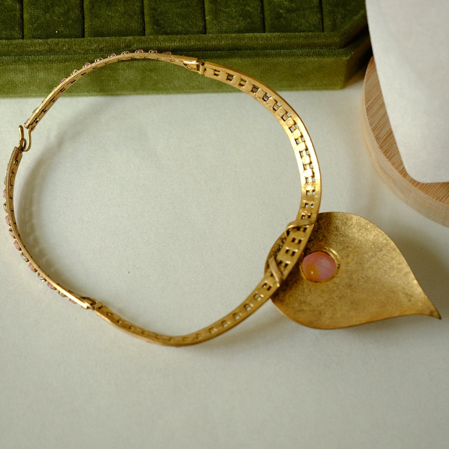 Roger Scemama Collectible Collier 1950s