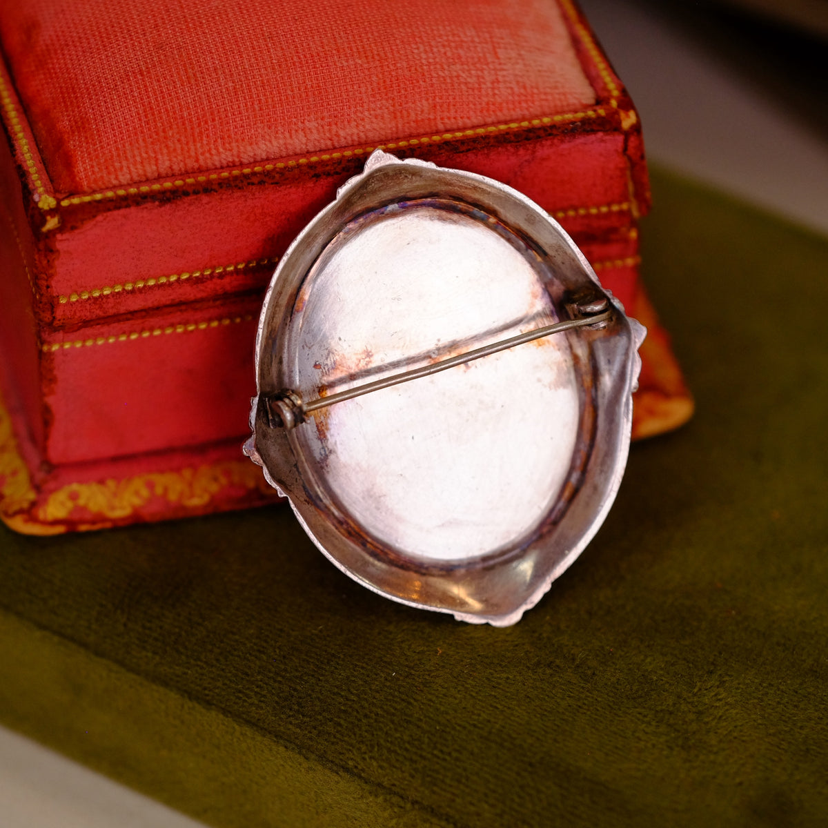Mother of Pearl Silver Oval brooch