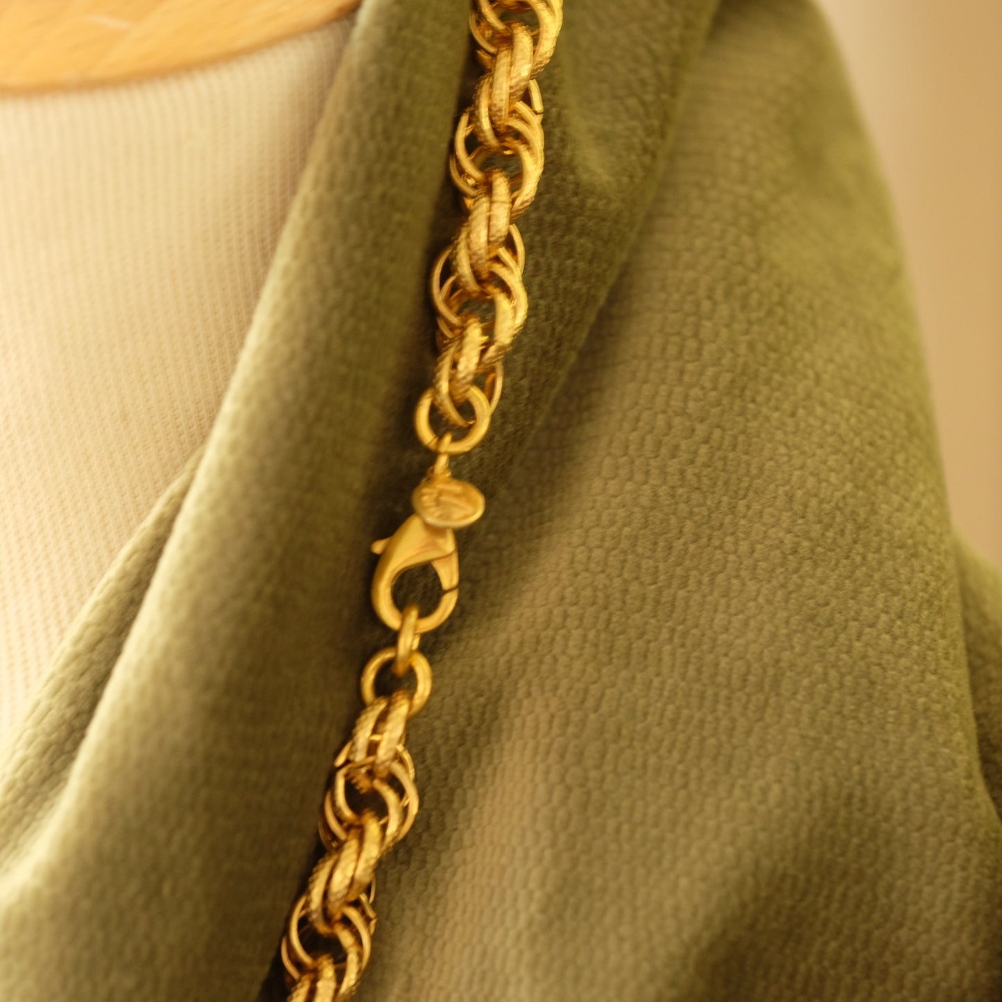 Long Sotuar with Green Glass and Pearl Beads