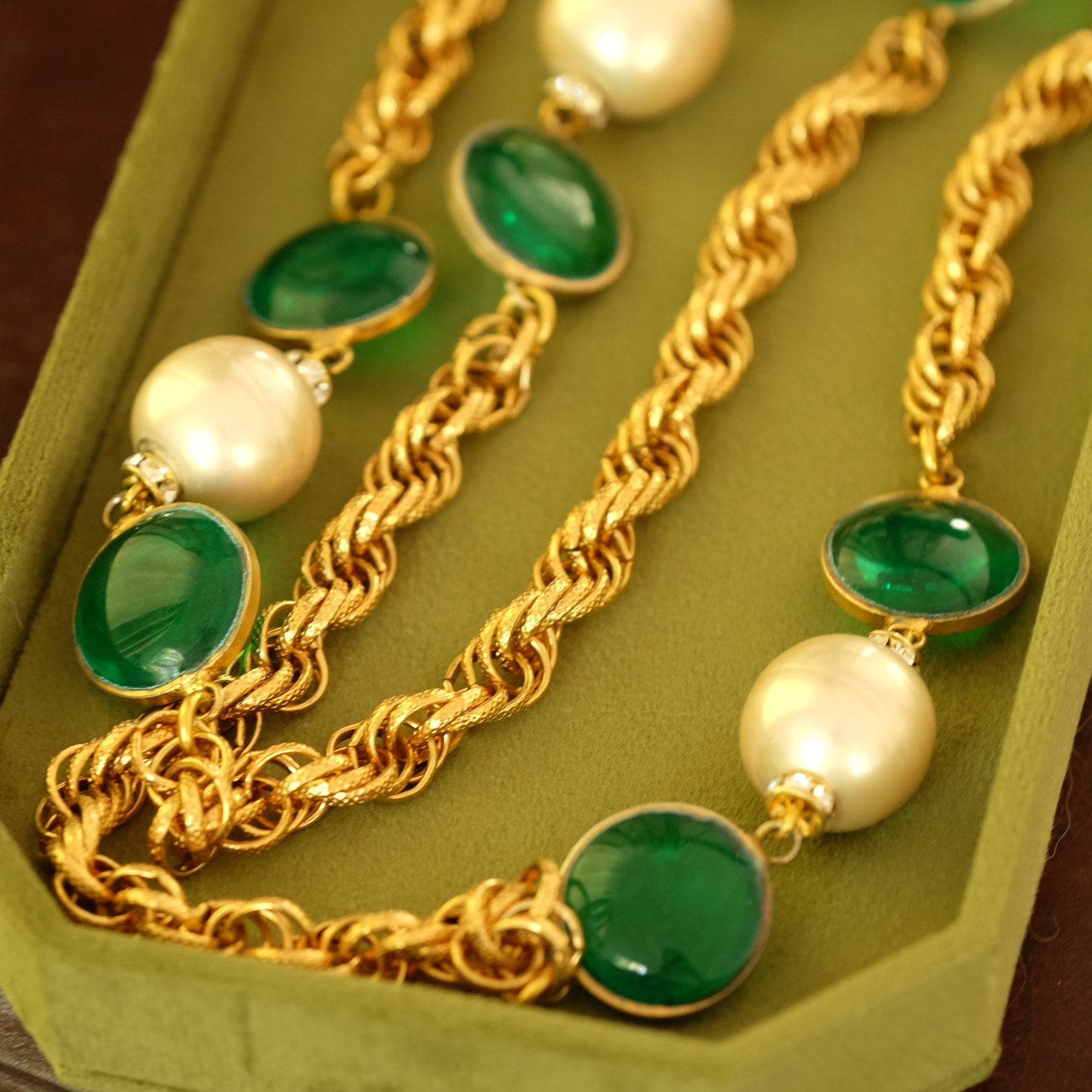 Long Sotuar with Green Glass and Pearl Beads