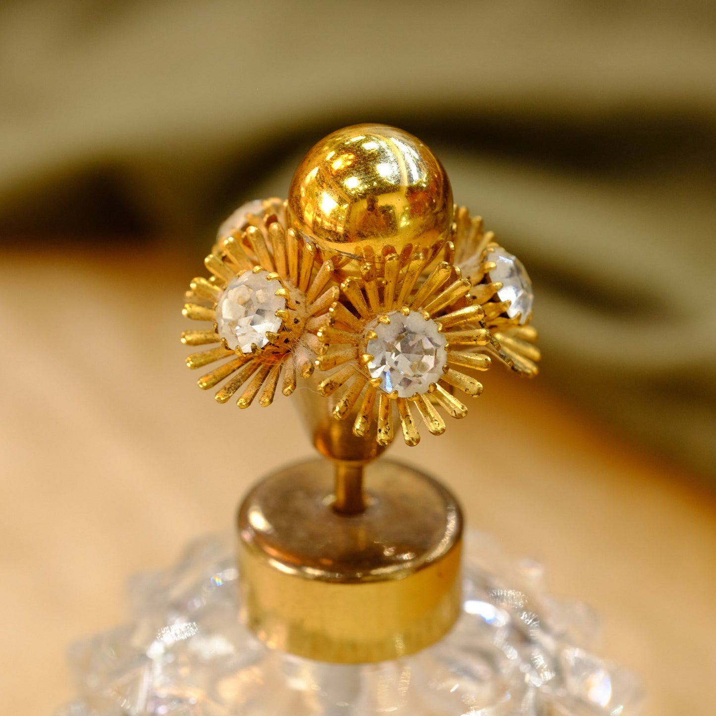 Atomizer with "pineapple" Glass and jeweled top