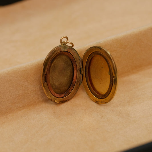 Victorian Oval Locket with Unique Etching