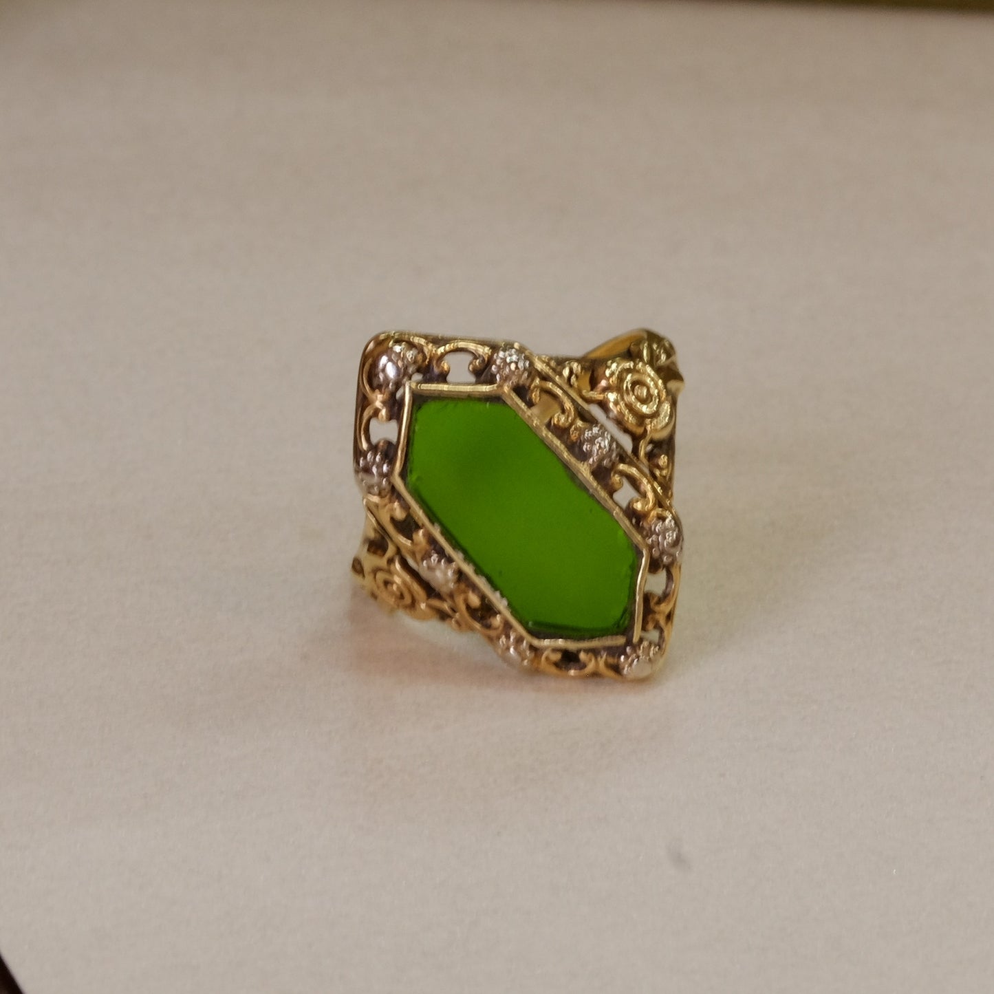 14K Victrorian Chrysophase Ring