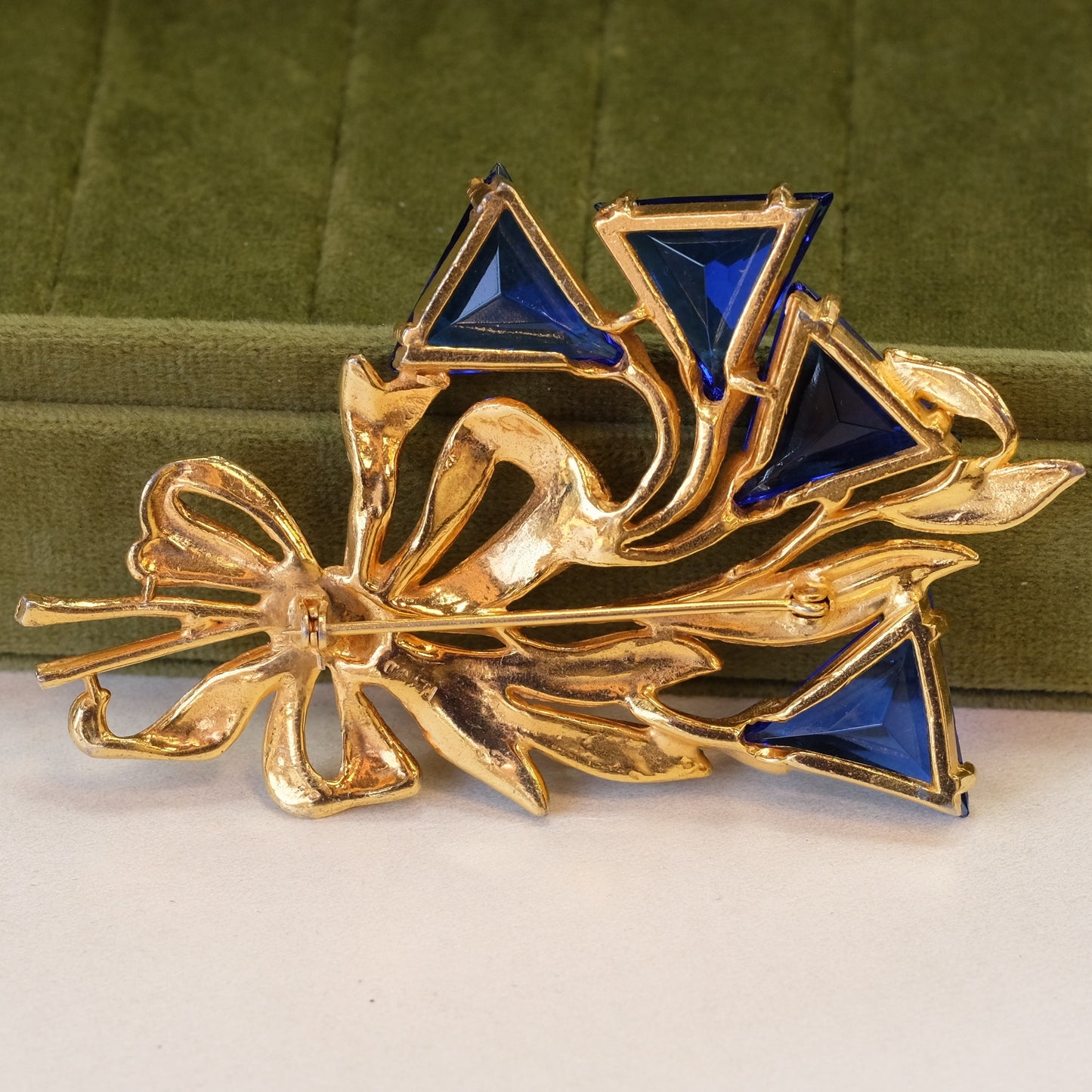 Vintage Reinad Brooch 1940s