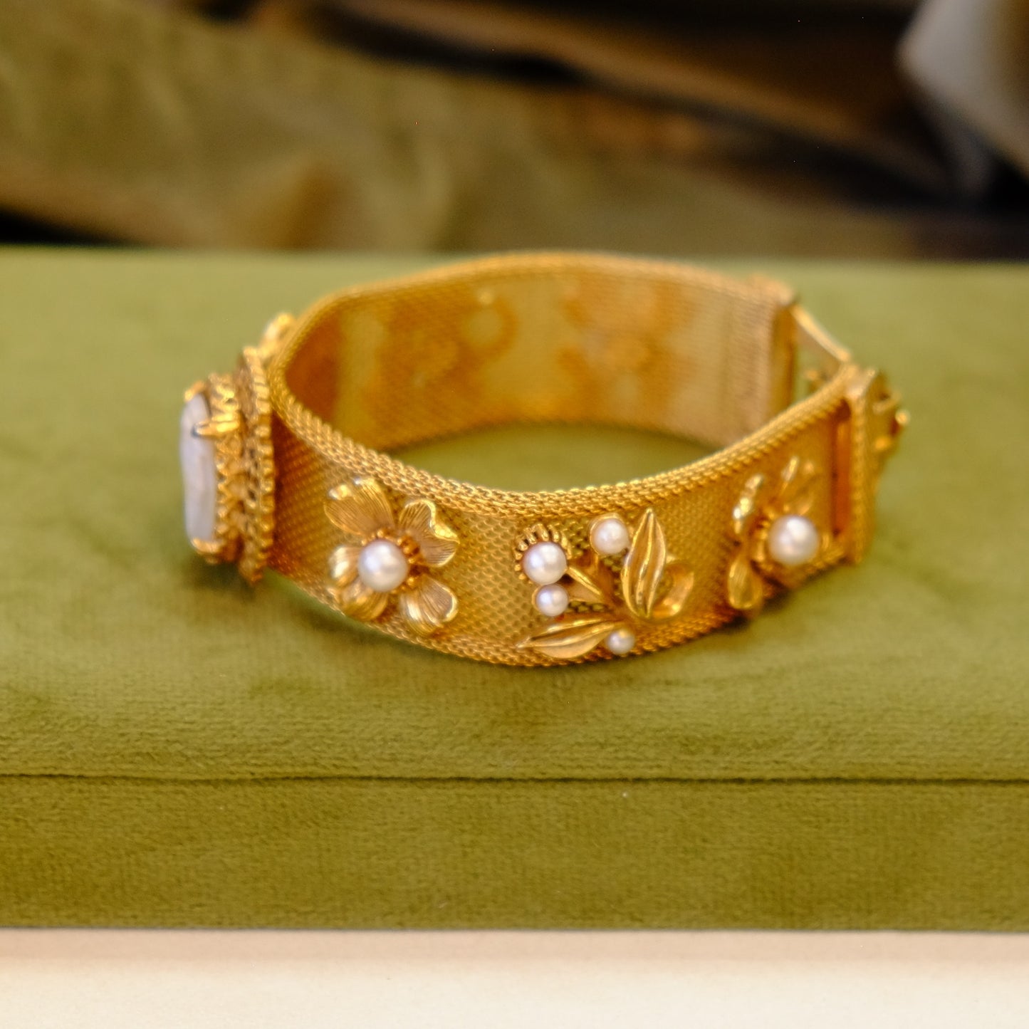 Cameo Revival Mesh Bracelet 1970s