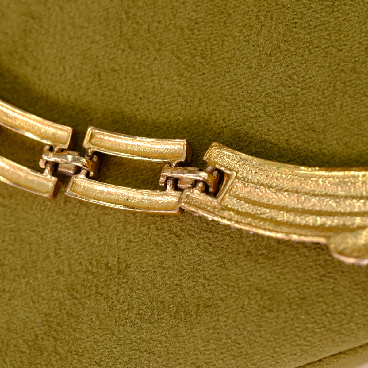 Goldtone Link and Rhinestone Choker