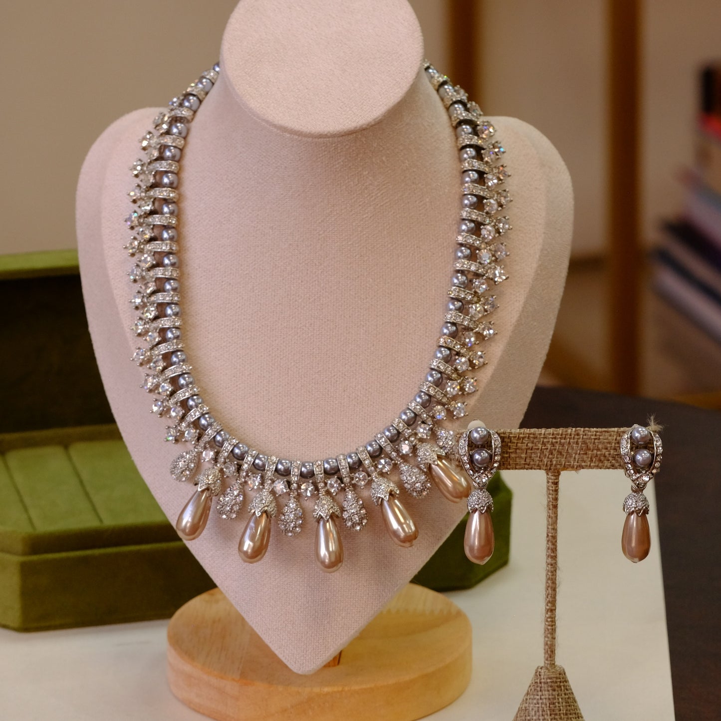 Vintage Faux pearl Necklace and Earrings Set 1980s