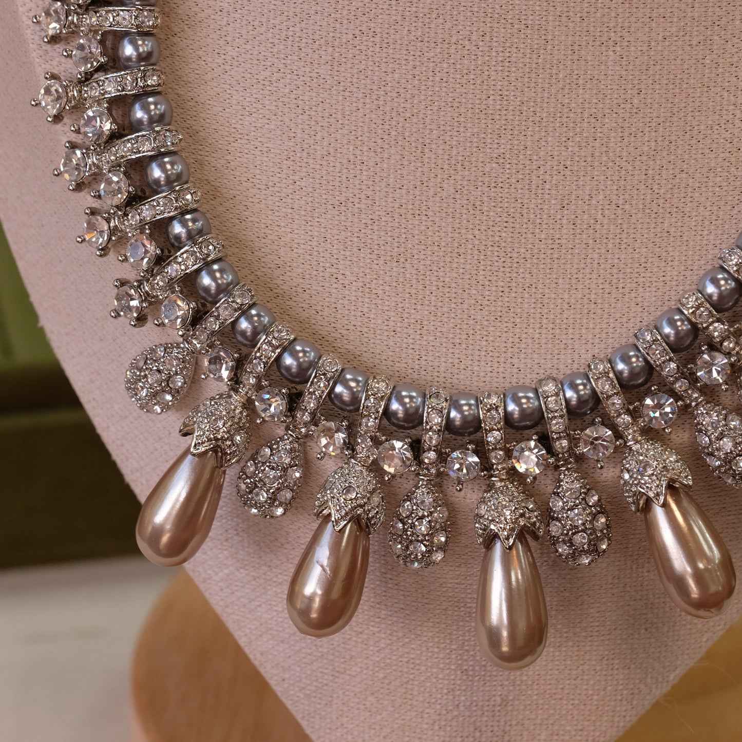 Vintage Faux pearl Necklace and Earrings Set 1980s