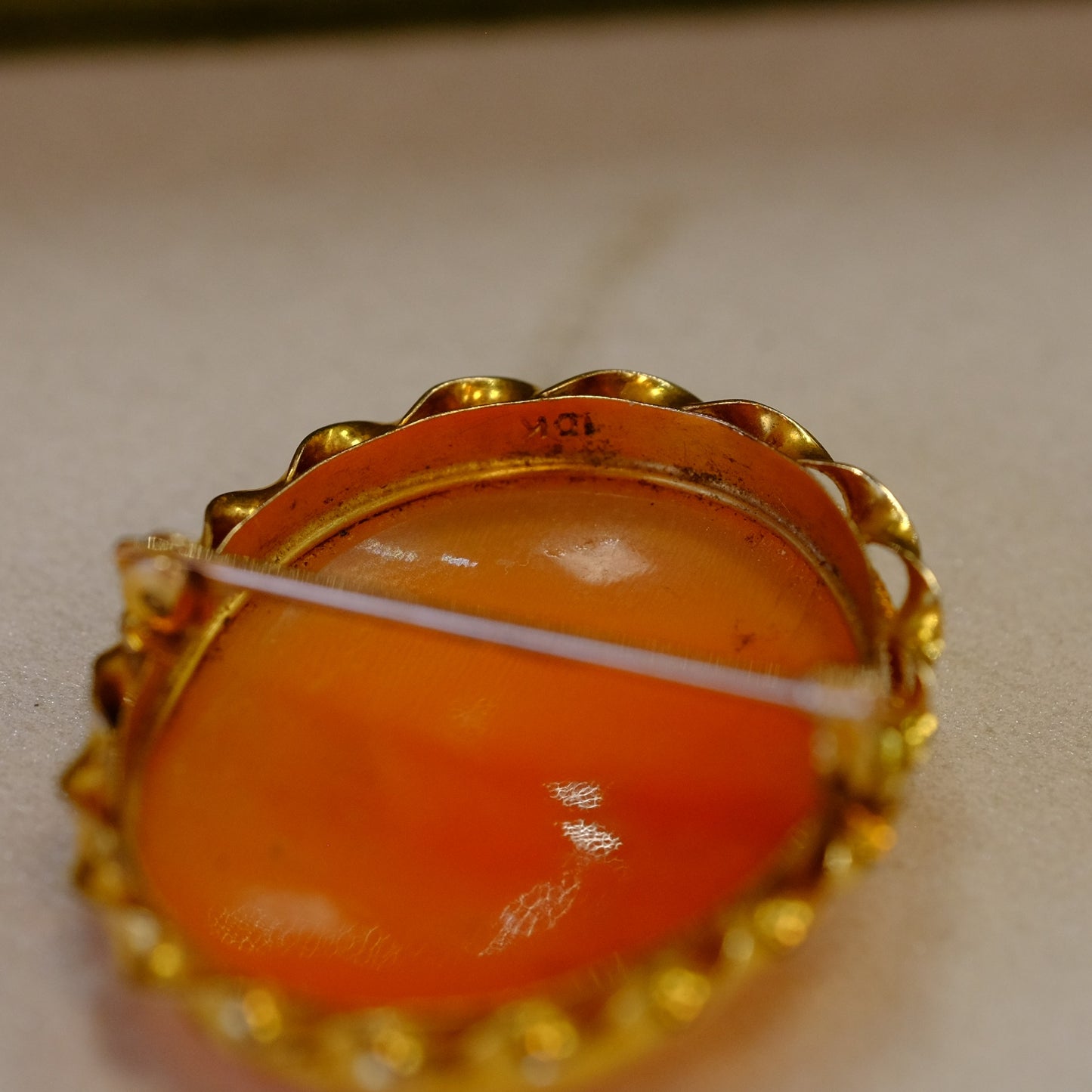 Vintage 10k Yellow Gold Cameo Brooch