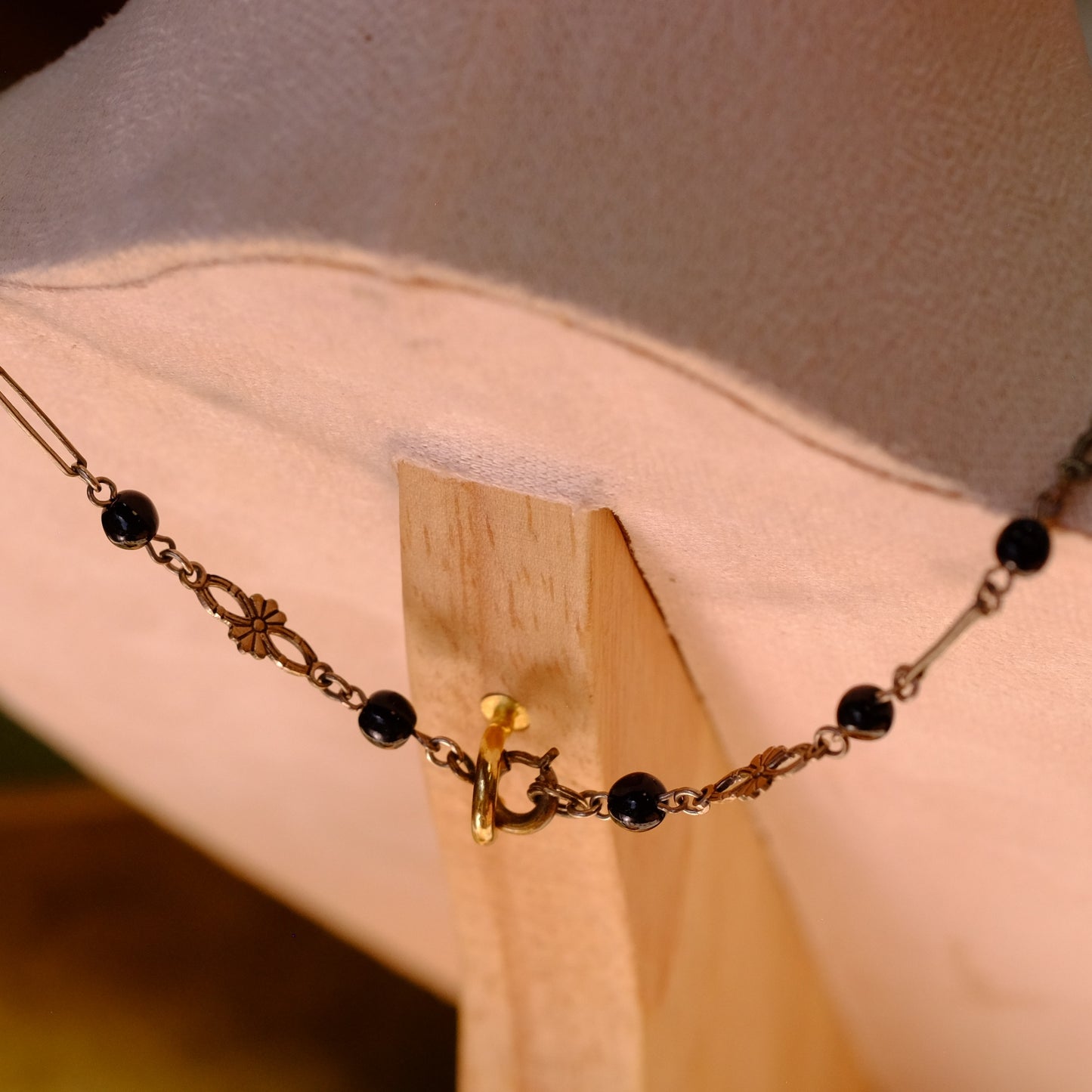 Black and Silver Etched Art Deco Necklace 1920s