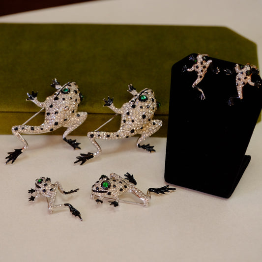 Vintage Reja Collectible Frogs Set 1940s