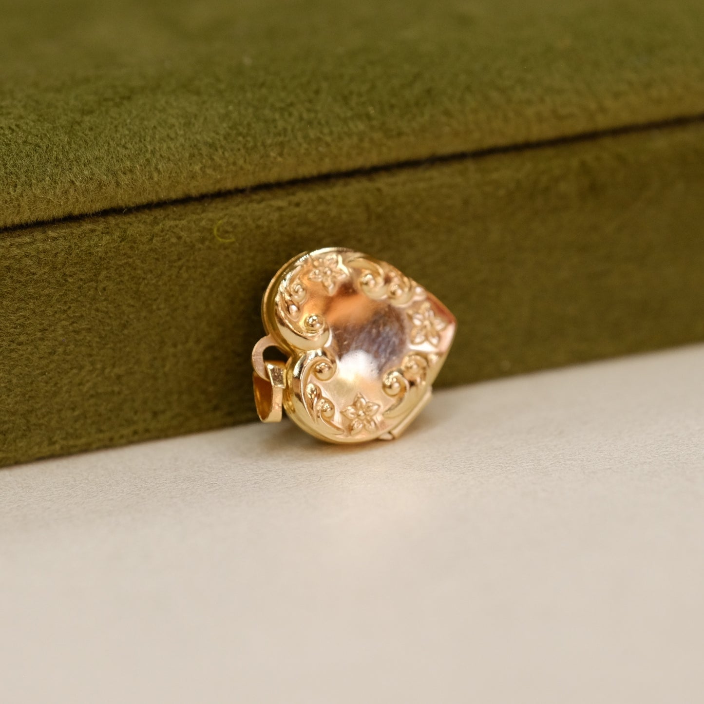 Vintage 14k Gold Heart Locket