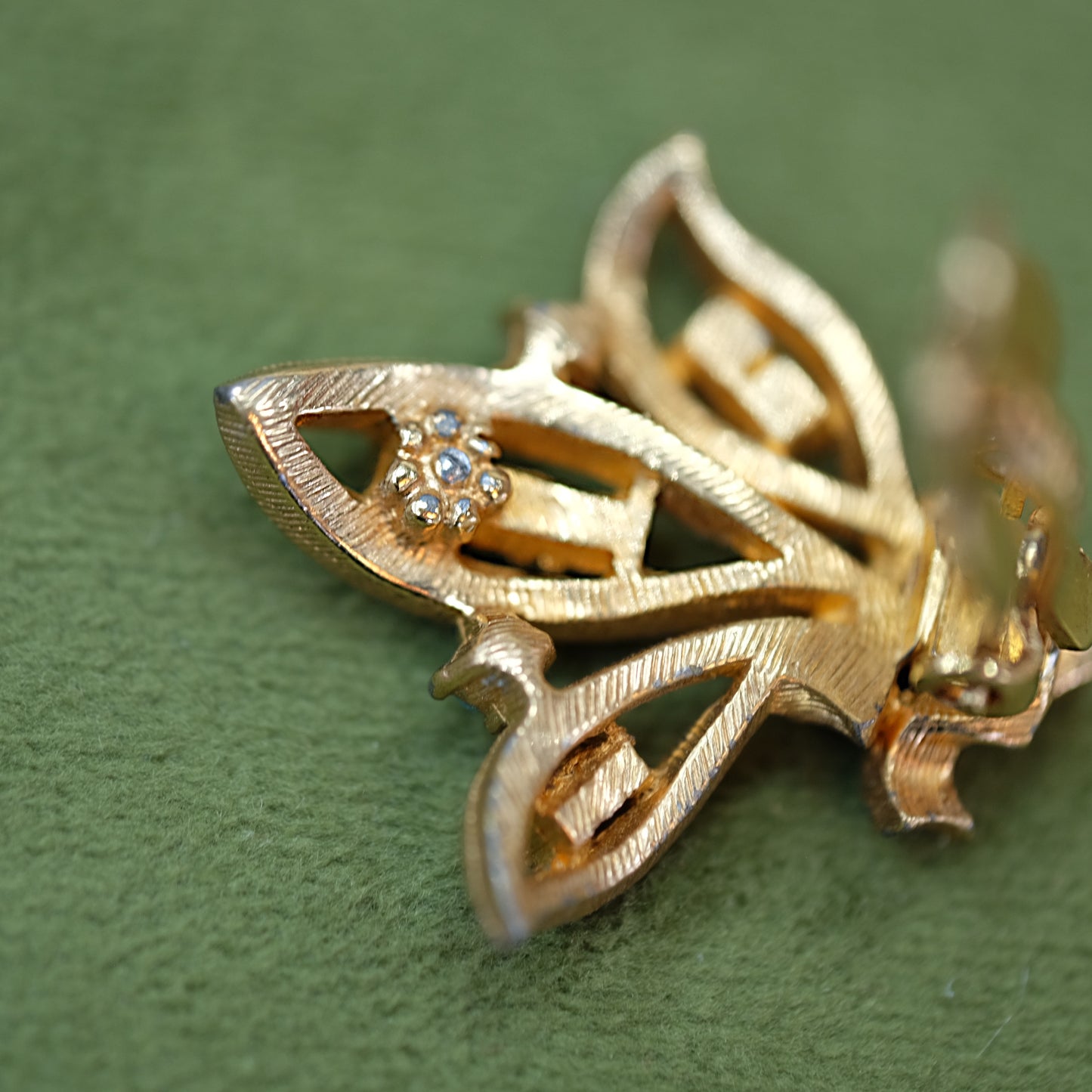 Ciner Gold Leaf & Turquoise Clip-ons