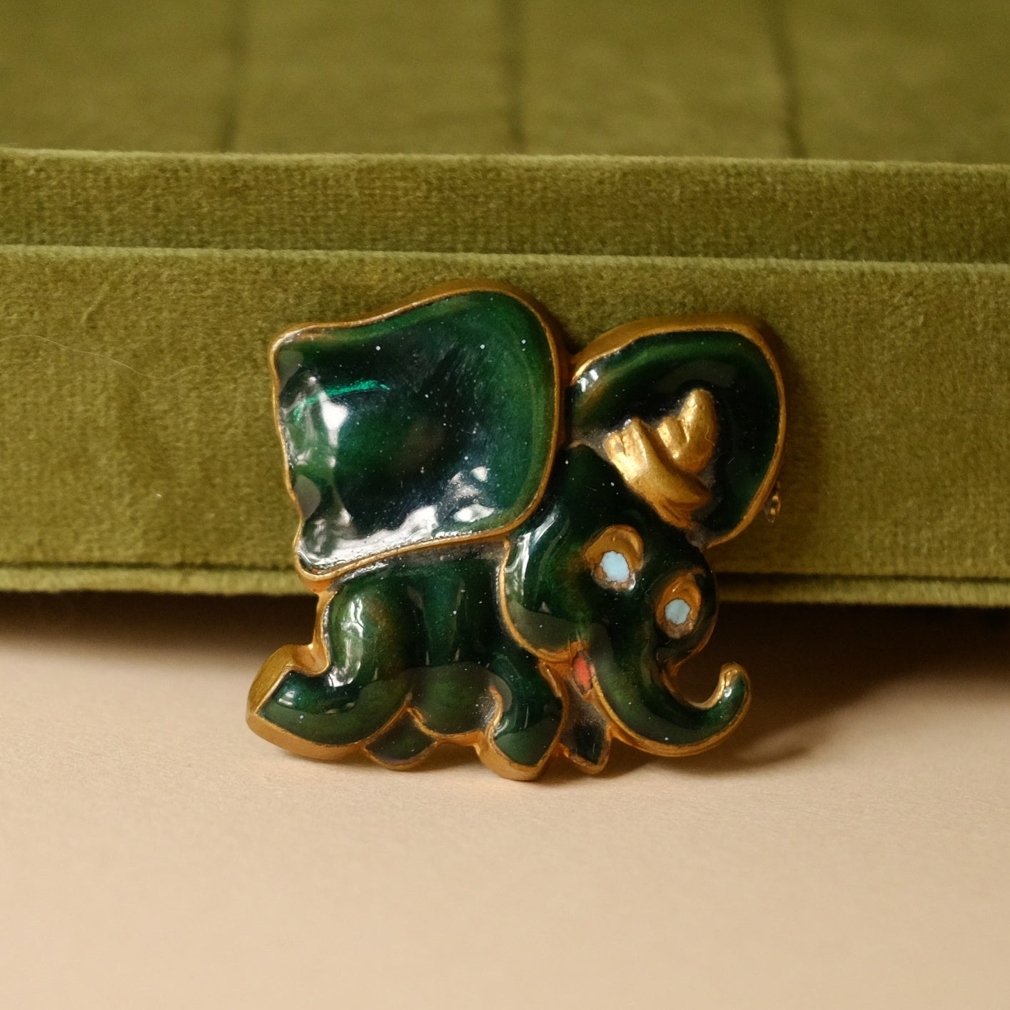 Vintage Dumbo Disney French Pin 1960s