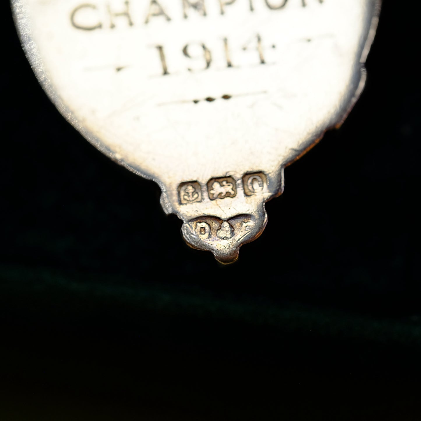 Shield Pendant English Metal 1914