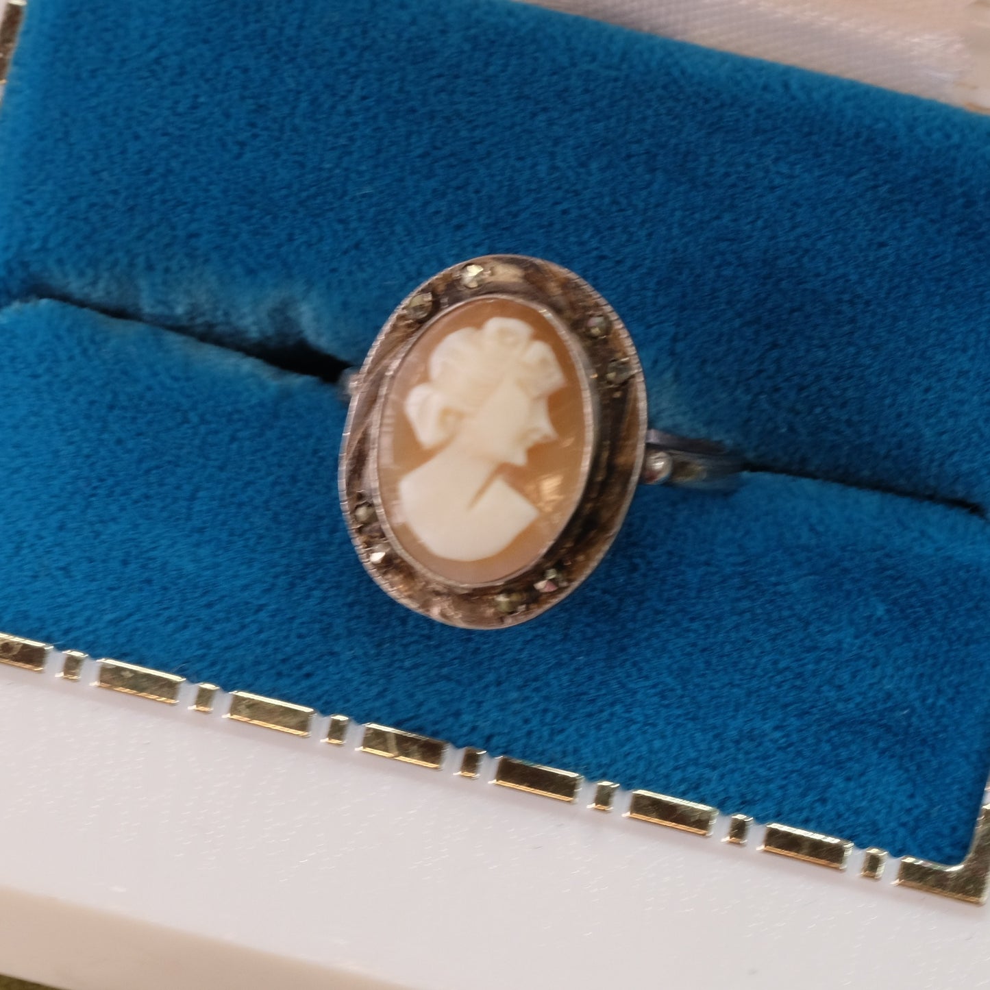 Victorian Cameo Diamond Chips Silver Ring