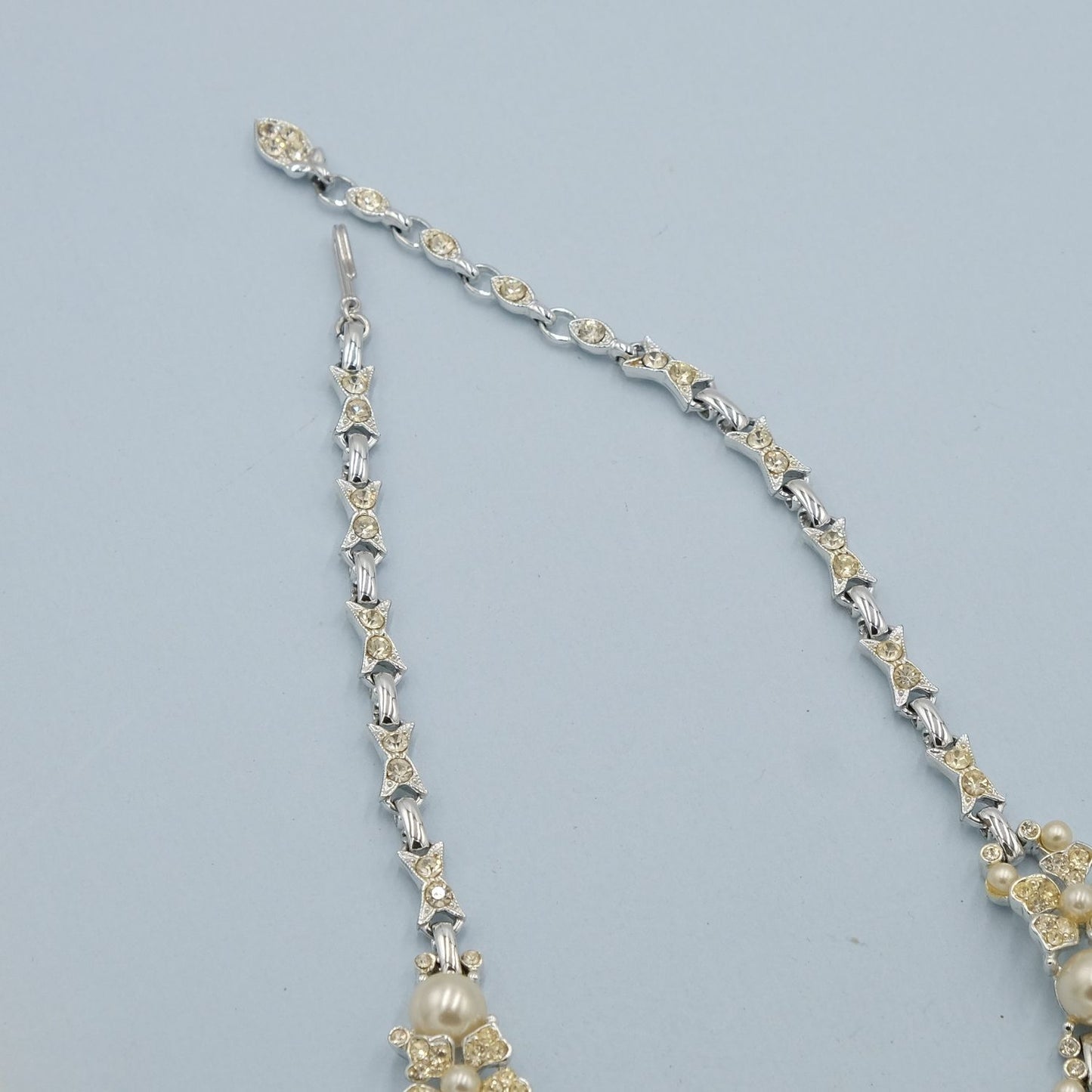 Kramer Flower and Faux Pearls Necklace 1950s