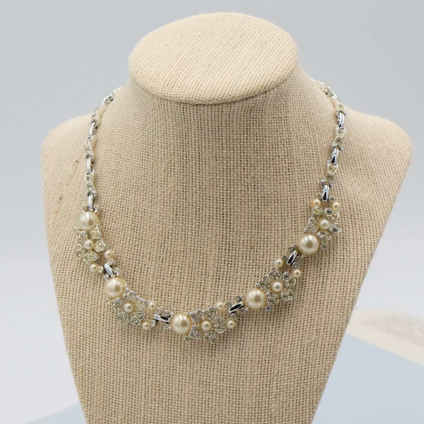 Kramer Flower and Faux Pearls Necklace 1950s