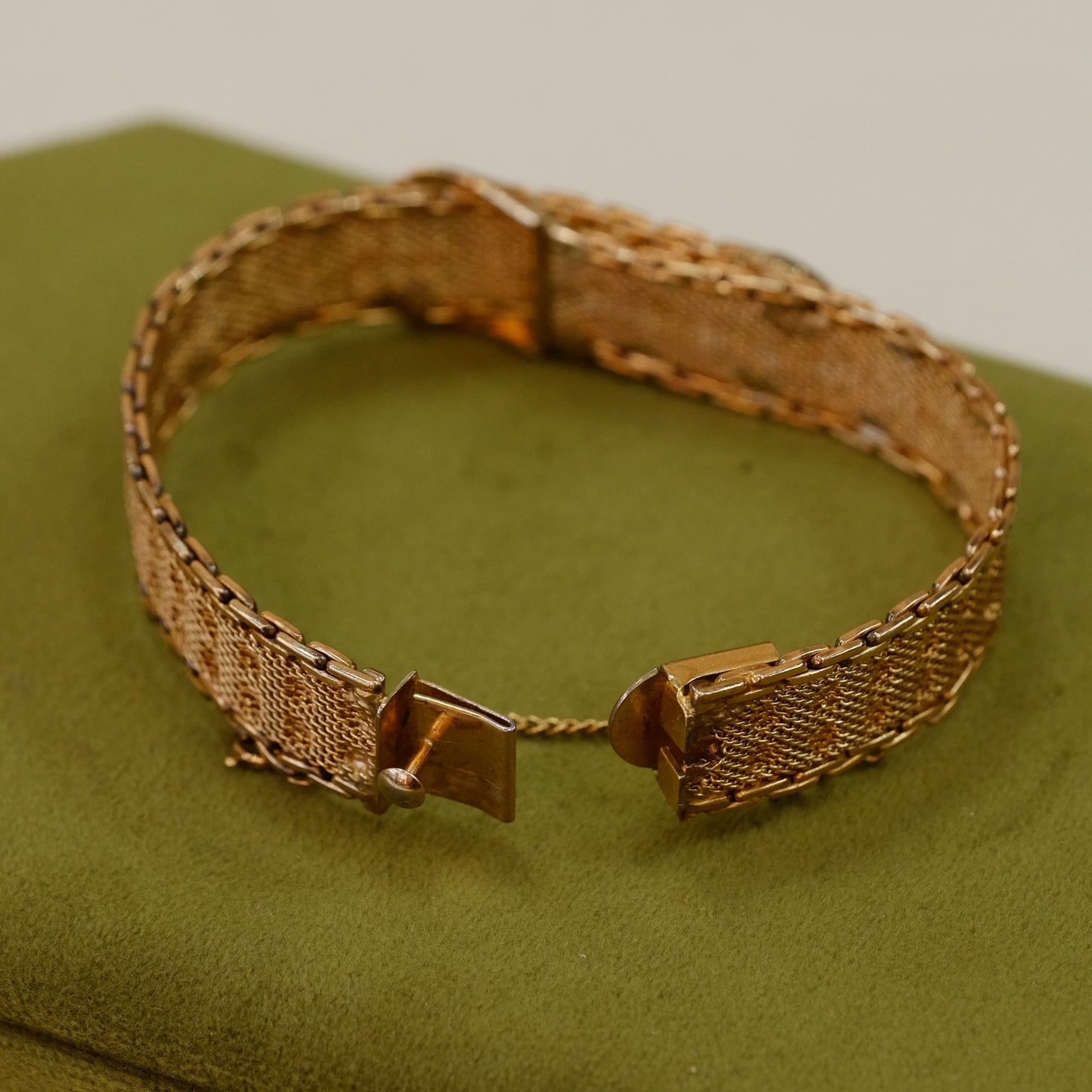 Winard 12K Gold Filled Flexible Mesh Buckle Design Bracelet
