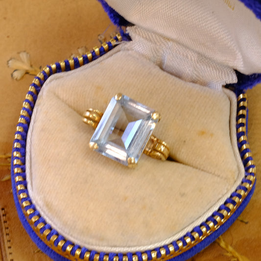 14k Gold Aquamarine Retro Ring