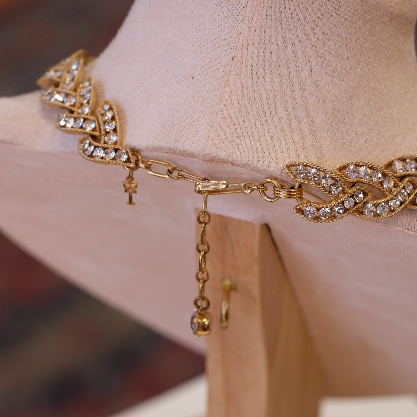 Trifari Leaf Gold Tone Rhinestone necklace 1960s