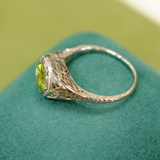 18K White Gold  Filigree Peridot Art Deco Ring