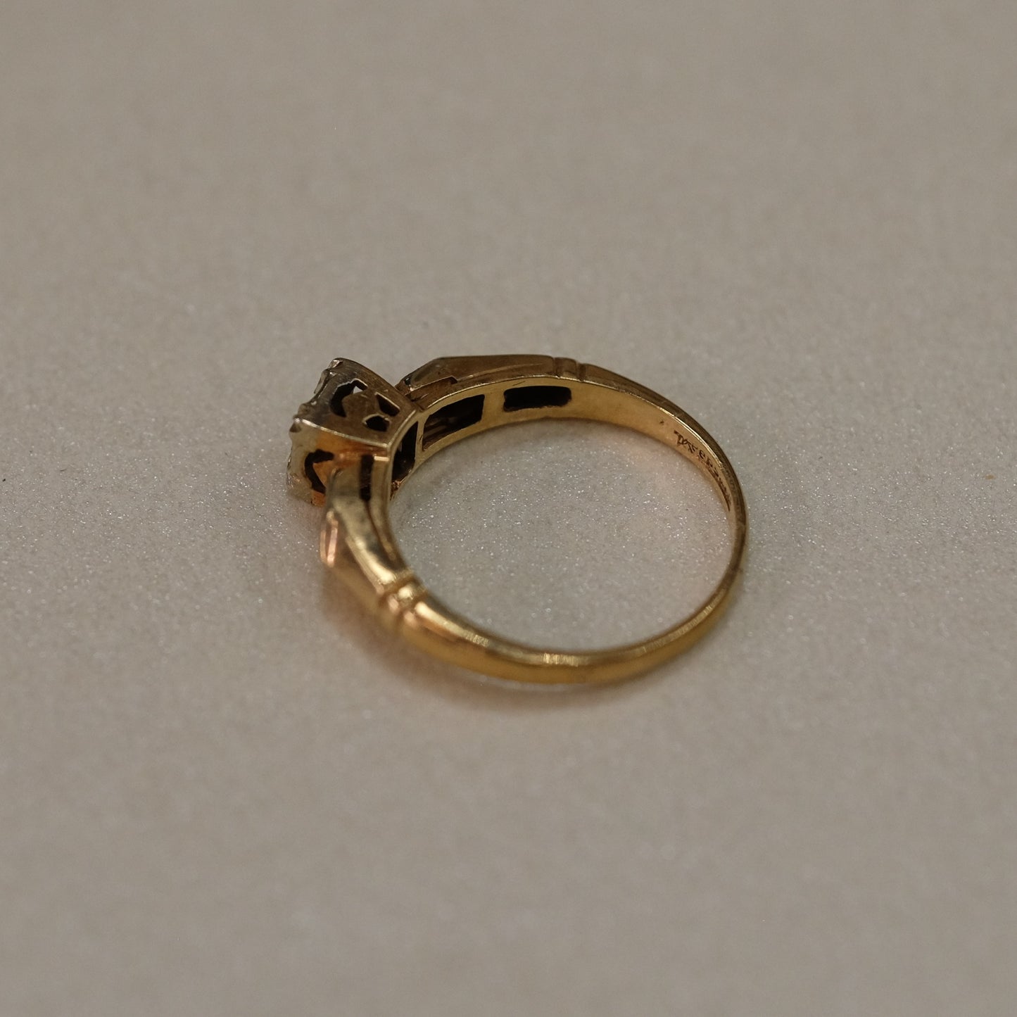 14K Yellow Gold Diamond Ring 1940s