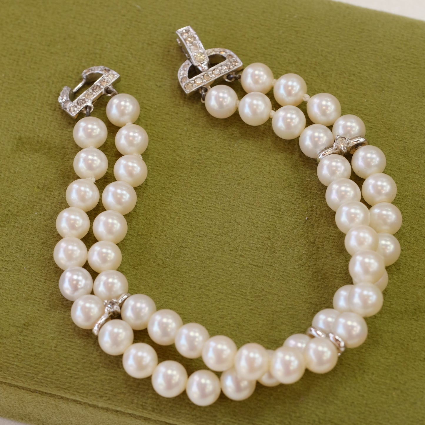 Jomaz Faux Pears bracelet 1950s