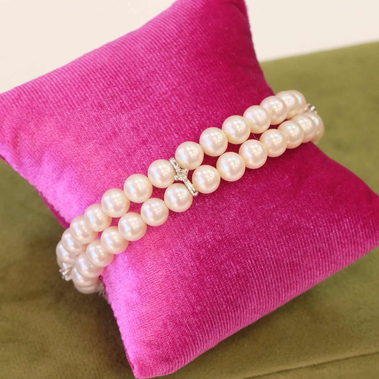 Jomaz Faux Pears bracelet 1950s