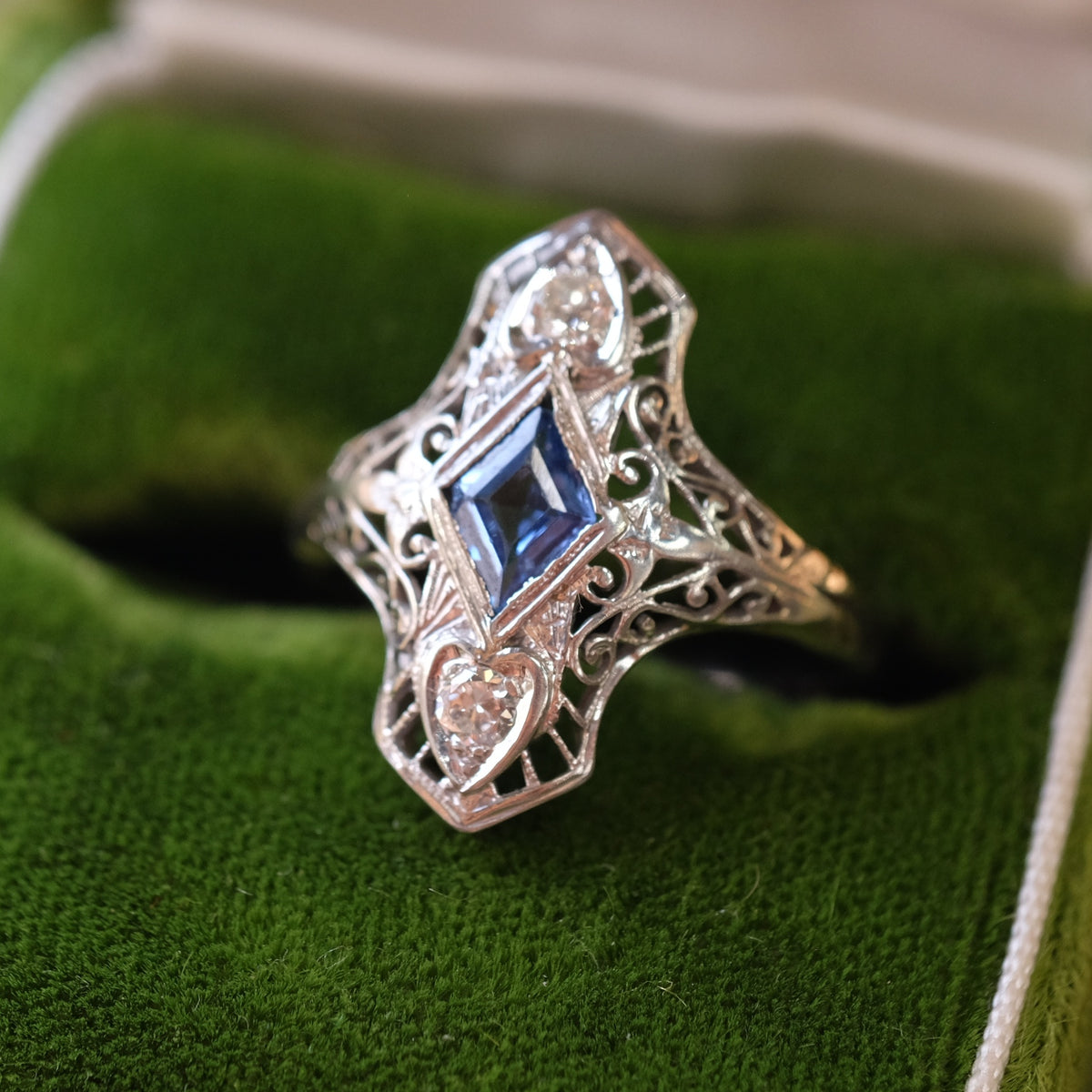 18K White Gold Diamond Sapphire Art Deco Ring
