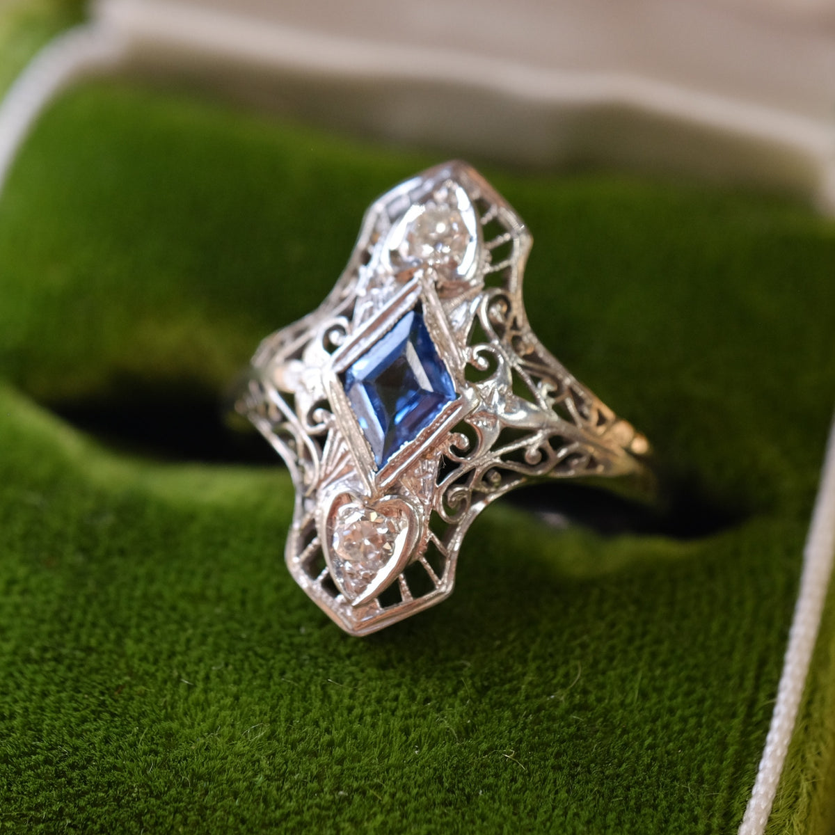 18K White Gold Diamond Sapphire Art Deco Ring