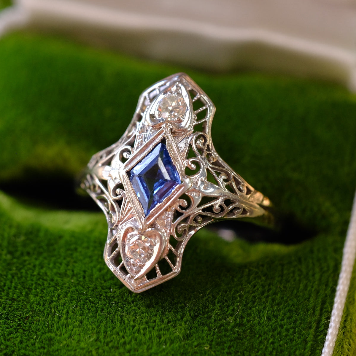 18K White Gold Diamond Sapphire Art Deco Ring