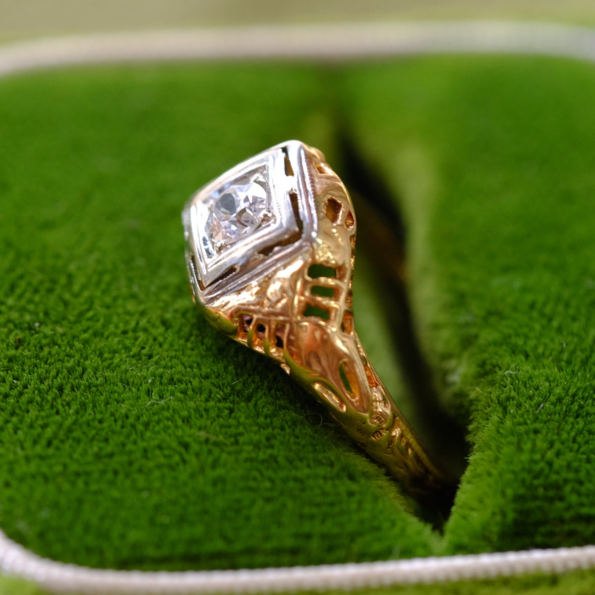 14K Yellow Filigree Diamond Ring