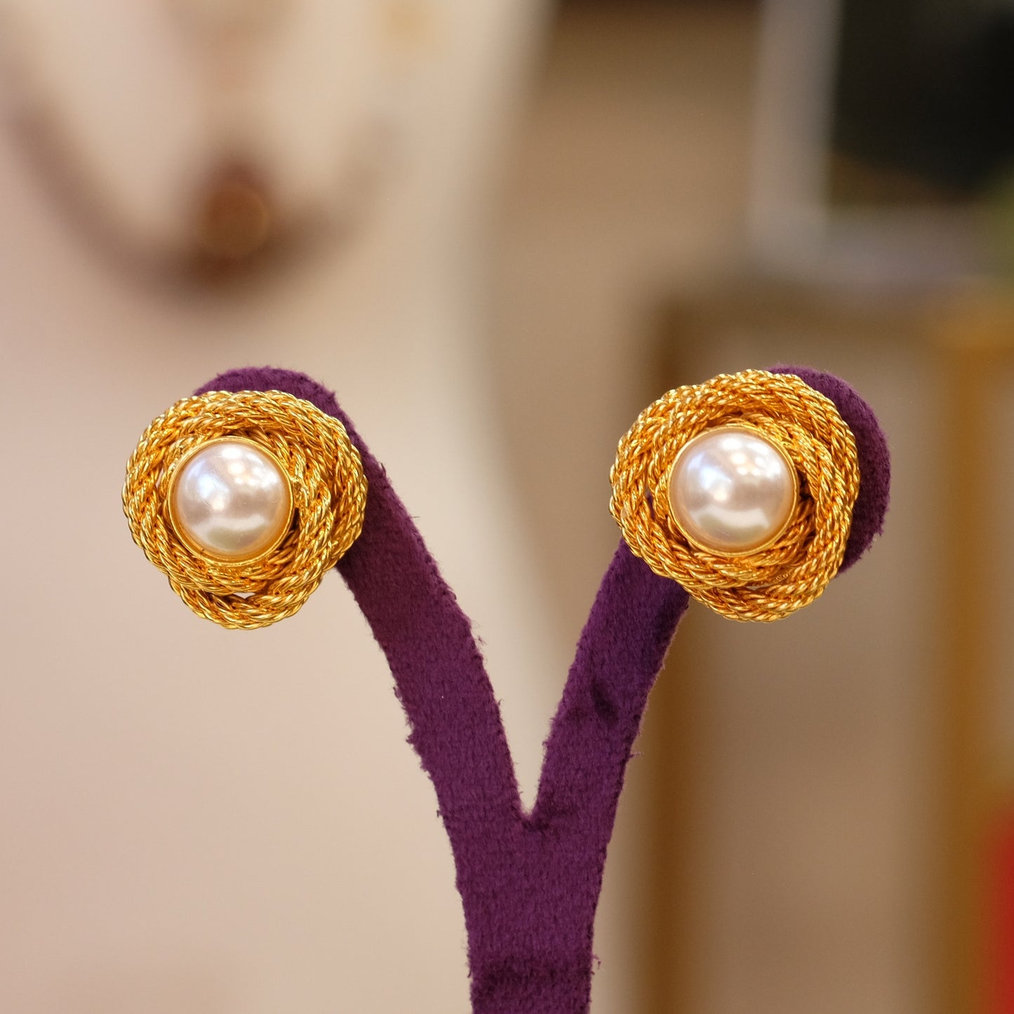 Made in Italy gold twist pearl clip earrings 1980s
