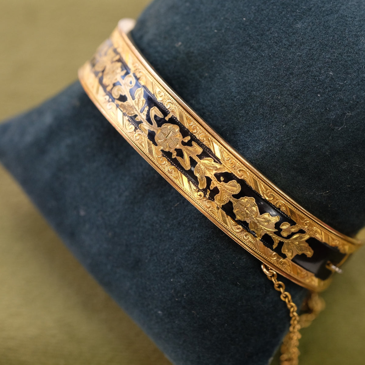 Finberg Manufacturing Co. 1/20 10K Gold Filled Bangle