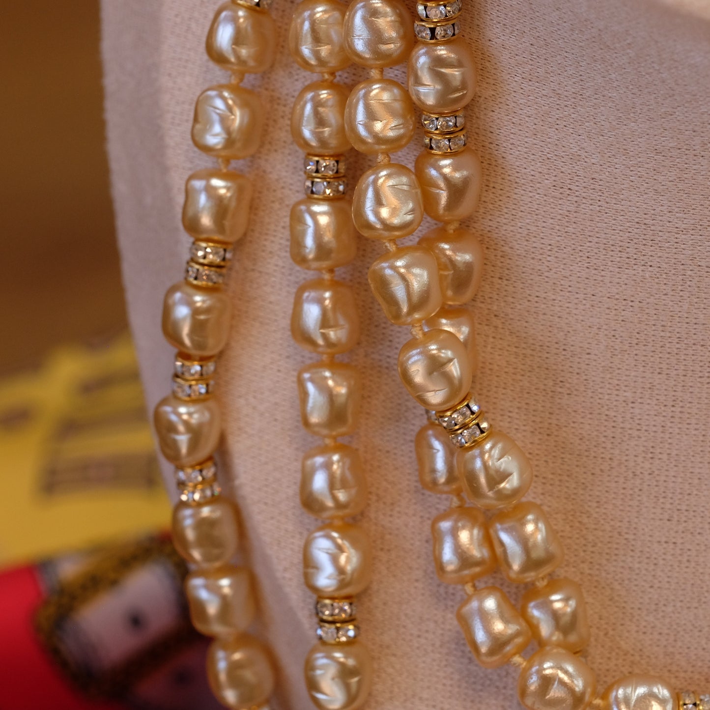 Long Faux pearl rhinestone barrel necklace 1980s