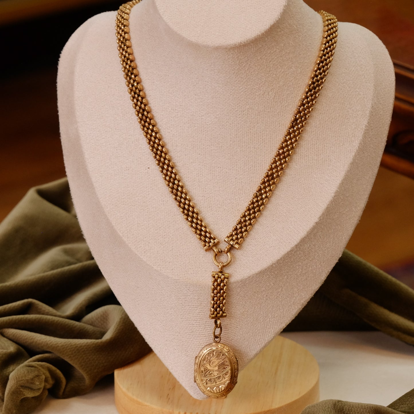 Victorian Locket and chain necklace